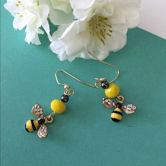 SALE 🌸 Honey Bee Earrings. Gift 4 Bee Lovers - Picture 3 of 7